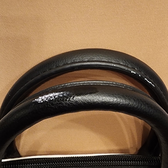 Betsey Johnson Puppy Purse Crossbody. REASONABLE OFFER ACCEPTED - Picture 4 of 4